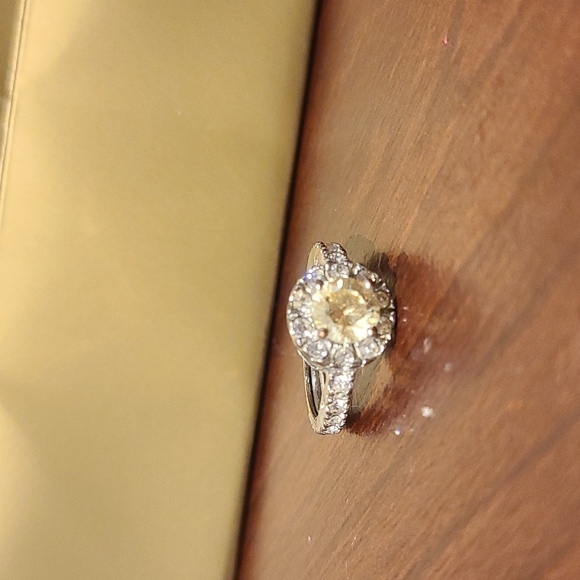 Sterling Silver Topaz Stone Ring - Picture 4 of 10